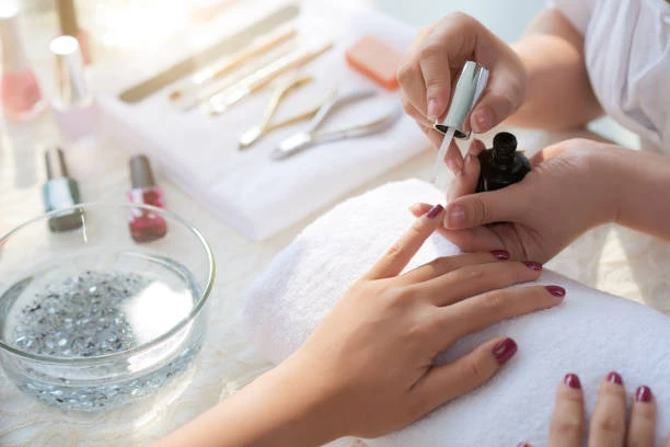 Manicure e nail designer